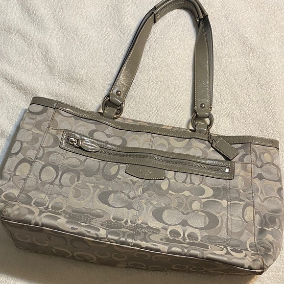 Coach Penelope Gray Signature Shoulder Bag - Picture 1 of 16